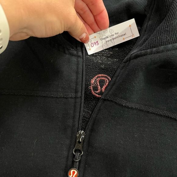 ⭐️Lululemon Zip up 098 - Picture 4 of 4
